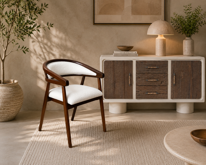 Modern Upholstered Accent Dining Chair with Curved Backrest, Solid Wood Frame, Bouclé Fabric Seat & Back, Comfortable Armchair for Dining Room, Living Room & Café – 56 × 57 × 73 CM