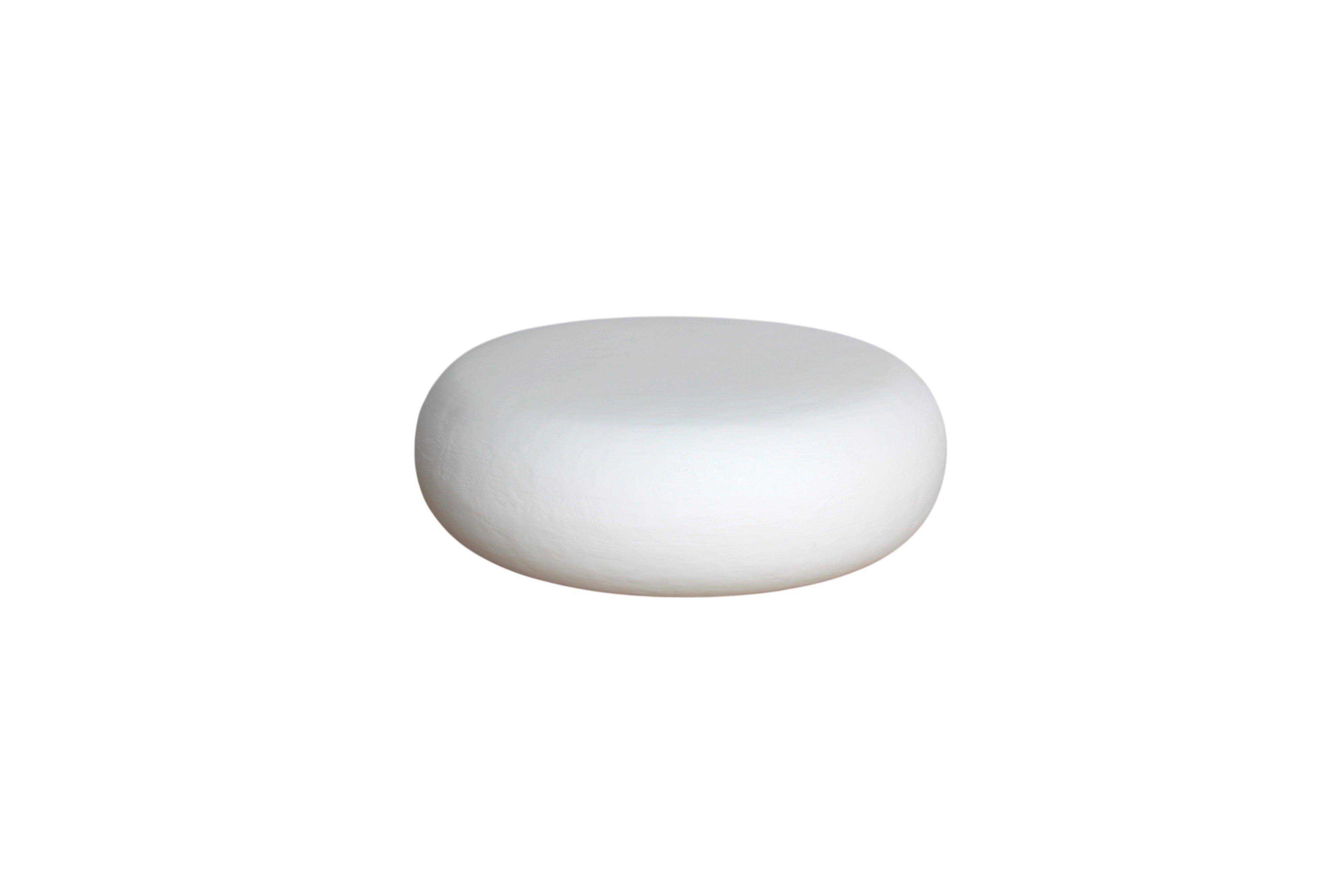 Modern Pebble Coffee Table – Iron Construction with Milky White Finish | 70 × 70 × 25 cm
